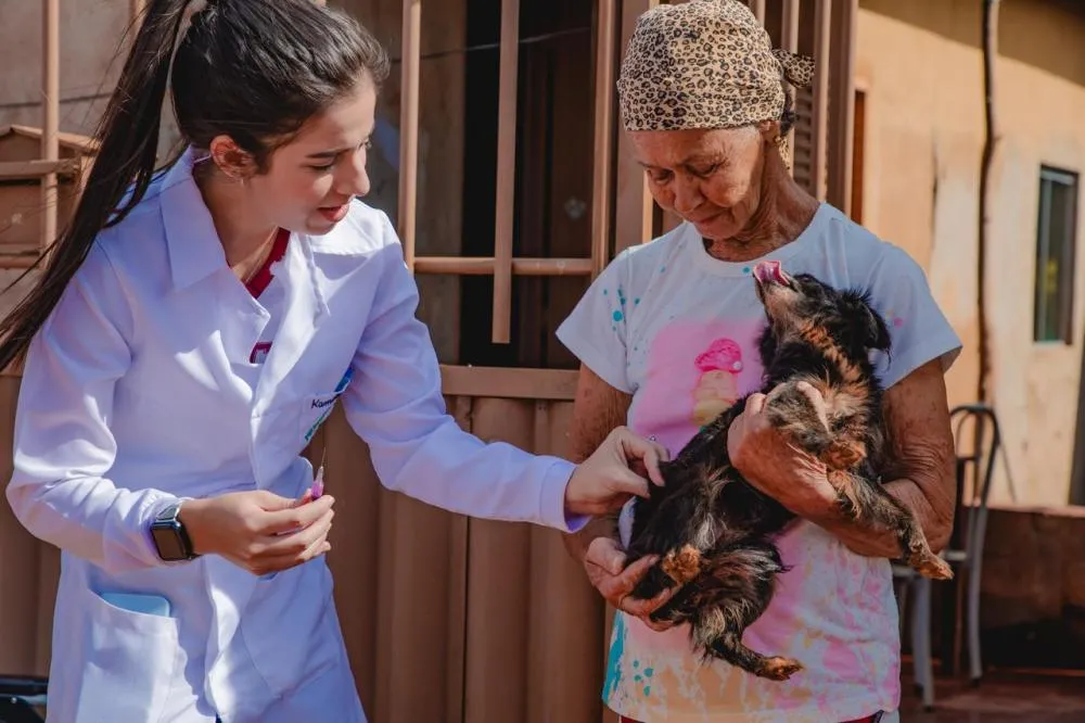 Prefeitura leva vacina antirrábica aos cães e gatos de Branápolis e Goialândia