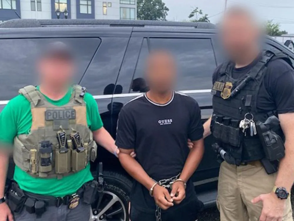 Brasileiro acusado de estuprar adolescente em MG é preso em Framingham-MA